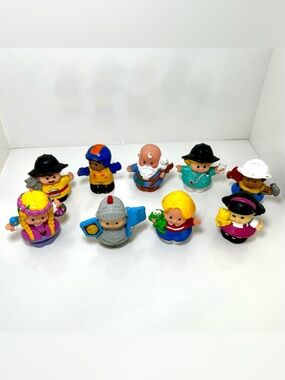 Vintage Lot of Little People Fisher Price, 9 pcs